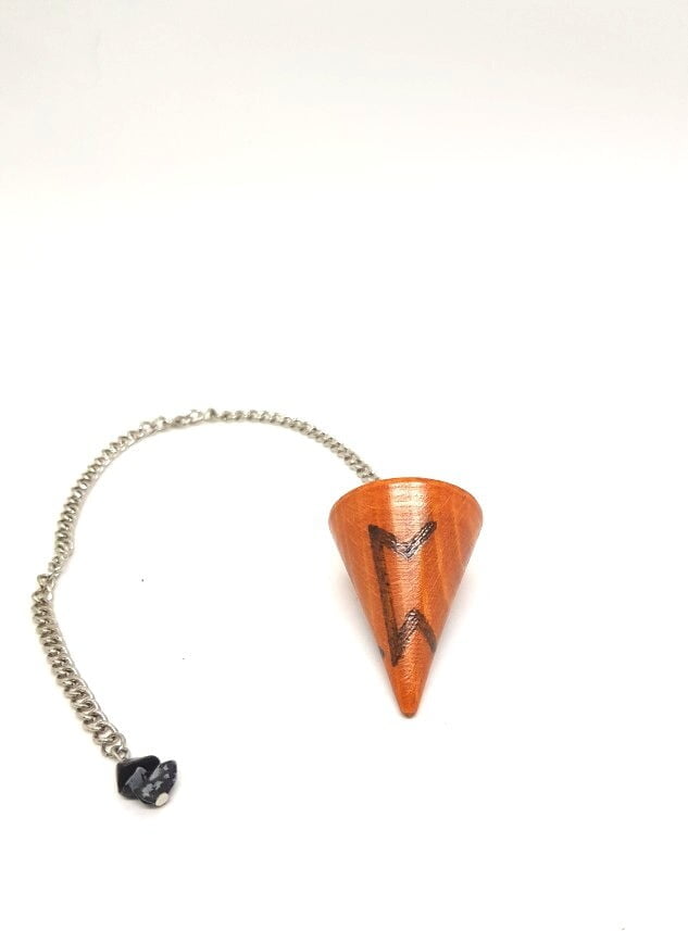 מטוטלת עץ: רונות - עבודת יד – תמונה 3