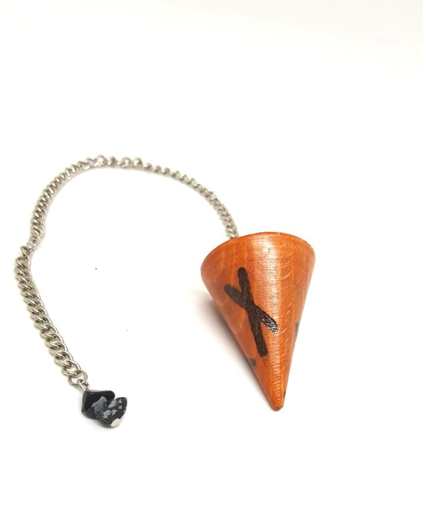 מטוטלת עץ: רונות - עבודת יד