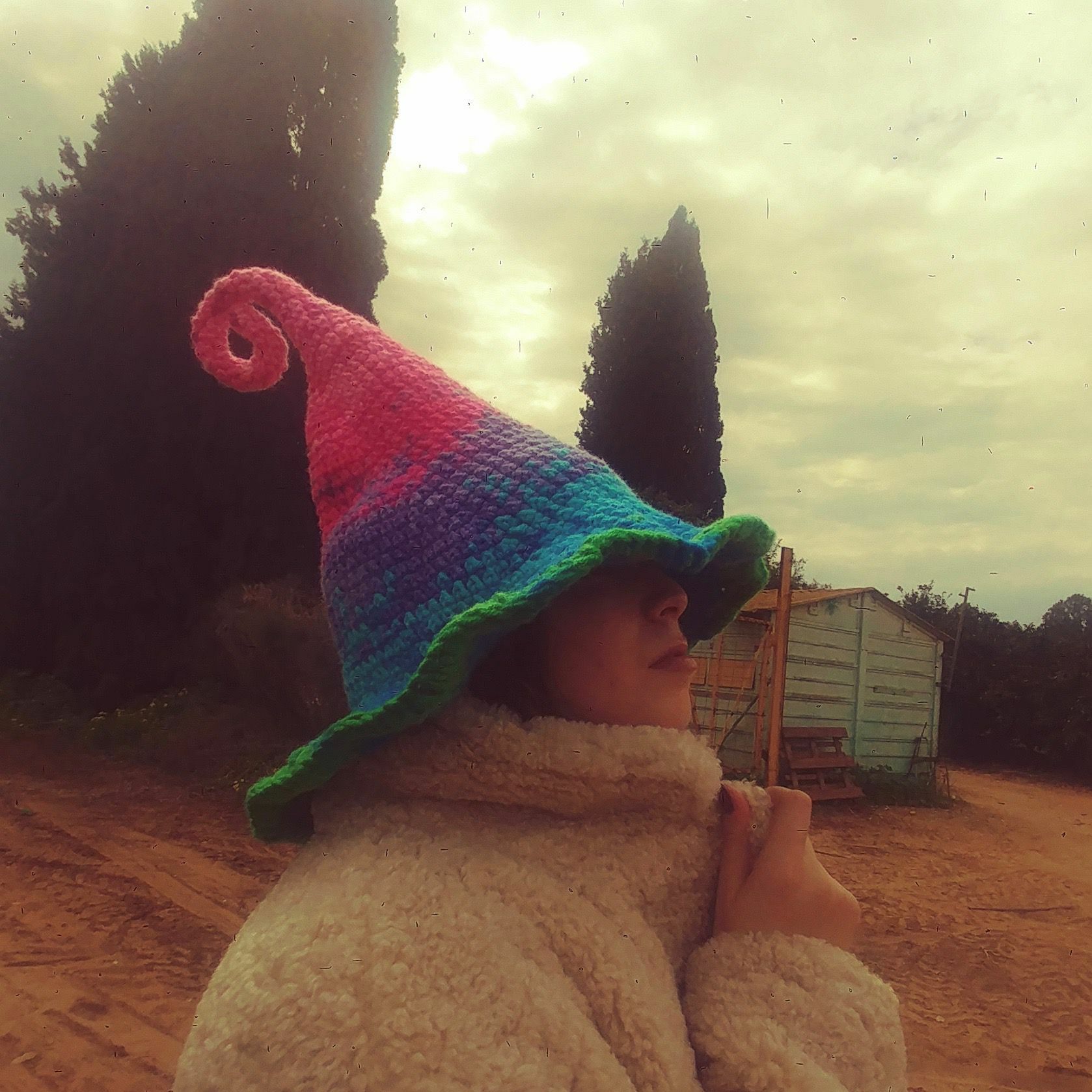 אנדרו הראשון - כובע מכשפה קוסמת סרוג בעבודת יד – תמונה 20