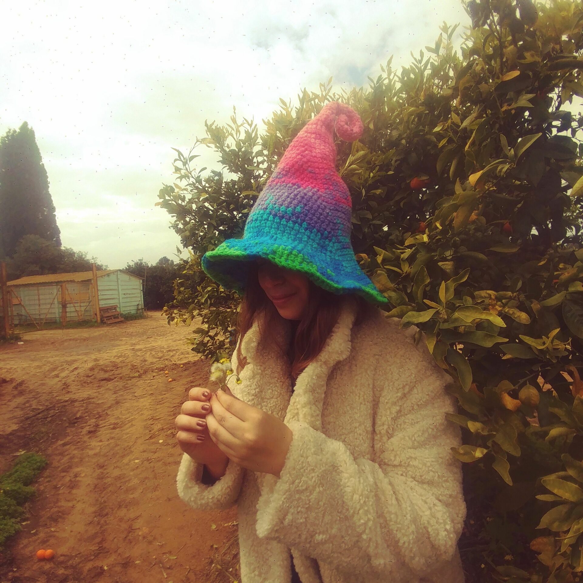 אנדרו הראשון - כובע מכשפה קוסמת סרוג בעבודת יד – תמונה 16