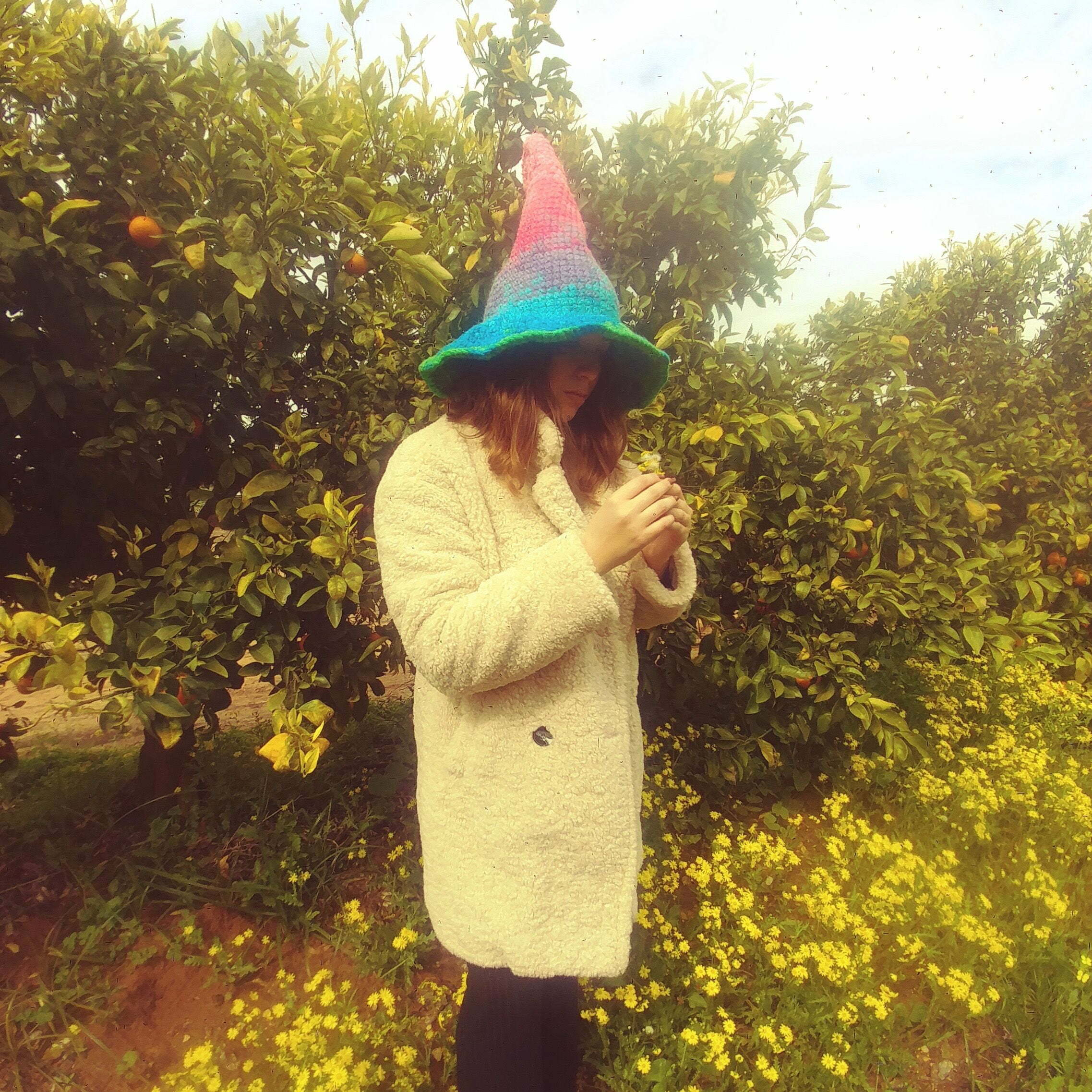 אנדרו הראשון - כובע מכשפה קוסמת סרוג בעבודת יד – תמונה 10