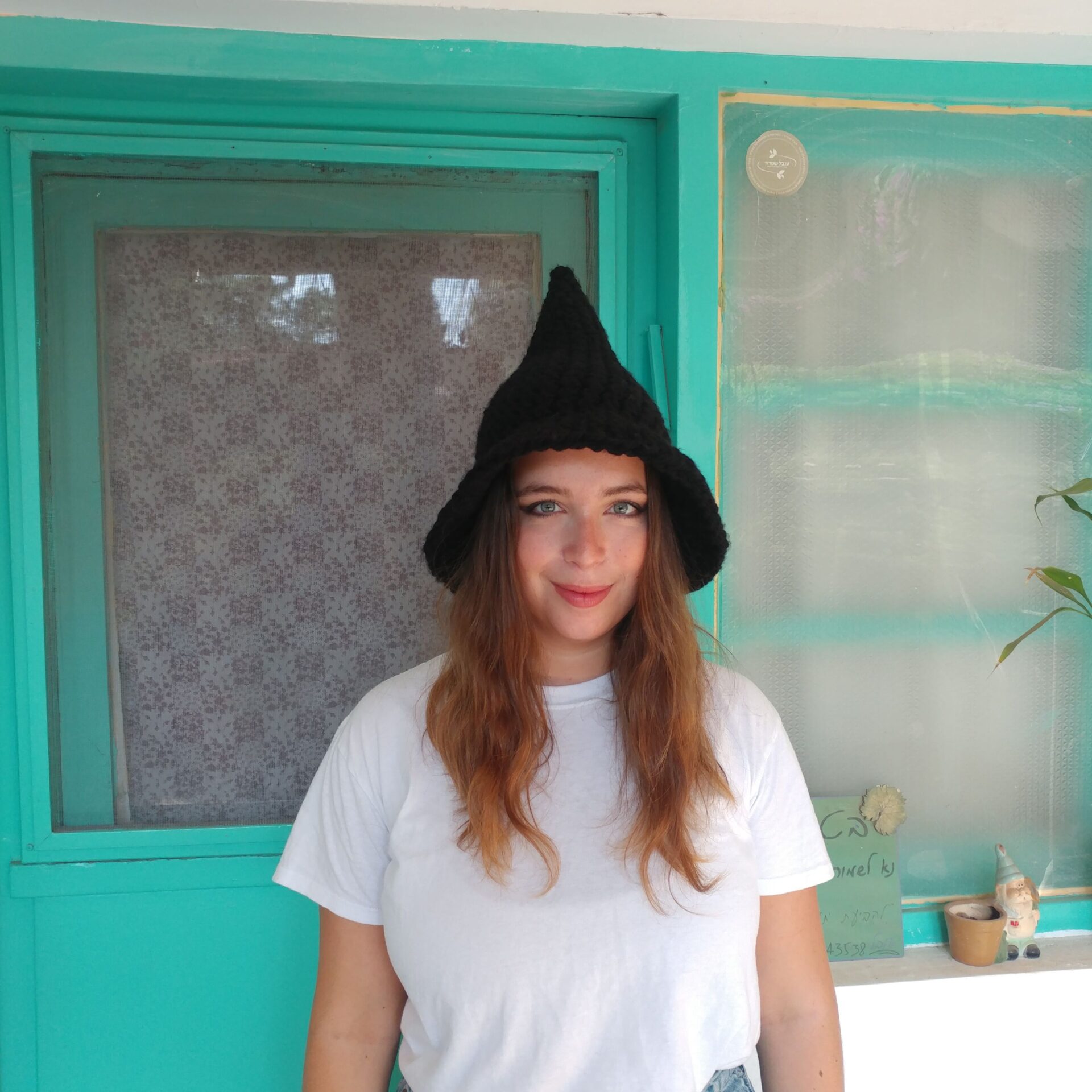 יסמין - כובע מכשפה קוסמת סרוג בעבודת יד – תמונה 8